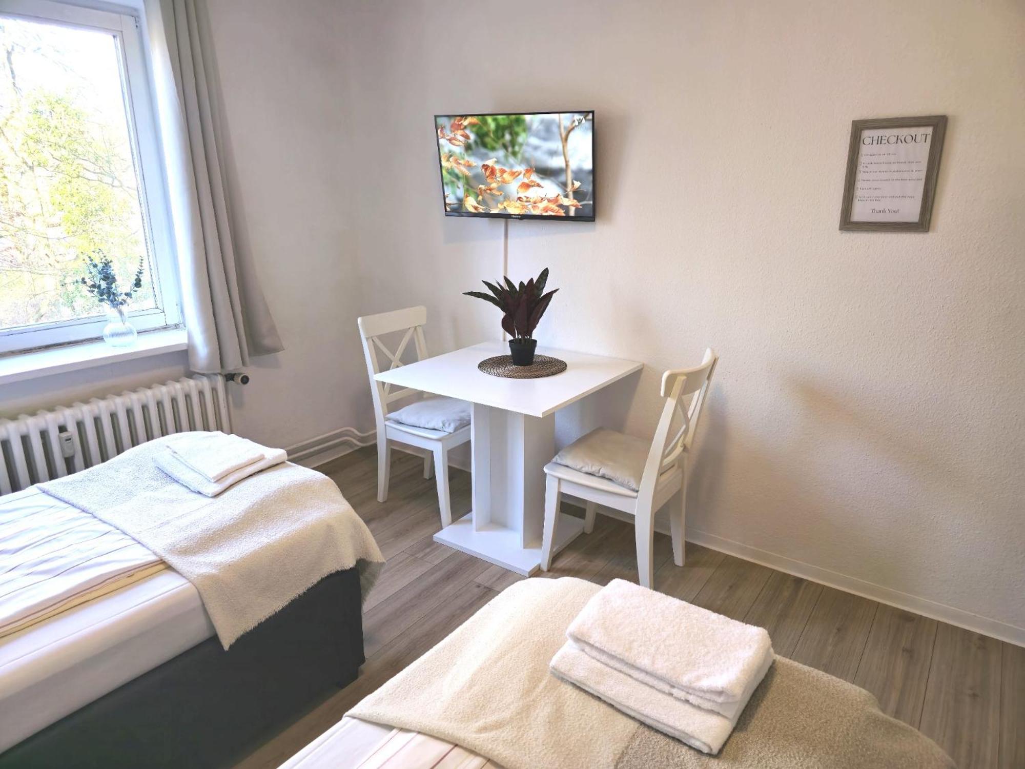 Zentrale 3-Zimmer Wohnung Mit Balkon - Perfekt Fuer Monteure Und Familien Neumünster Exteriör bild
