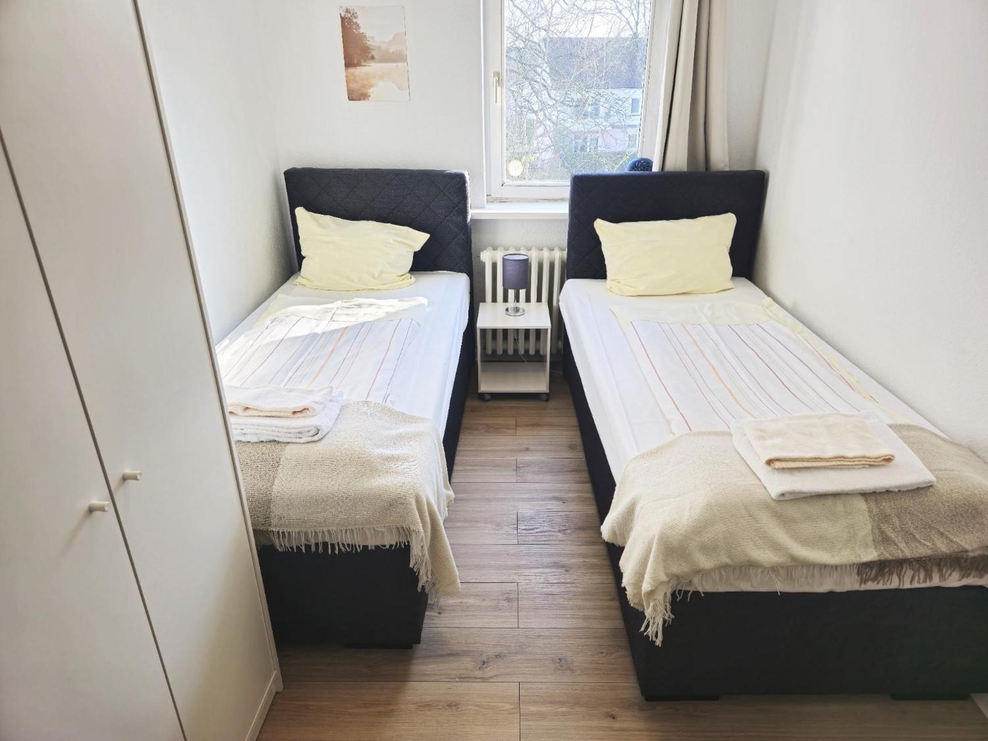 Zentrale 3-Zimmer Wohnung Mit Balkon - Perfekt Fuer Monteure Und Familien Neumünster Exteriör bild